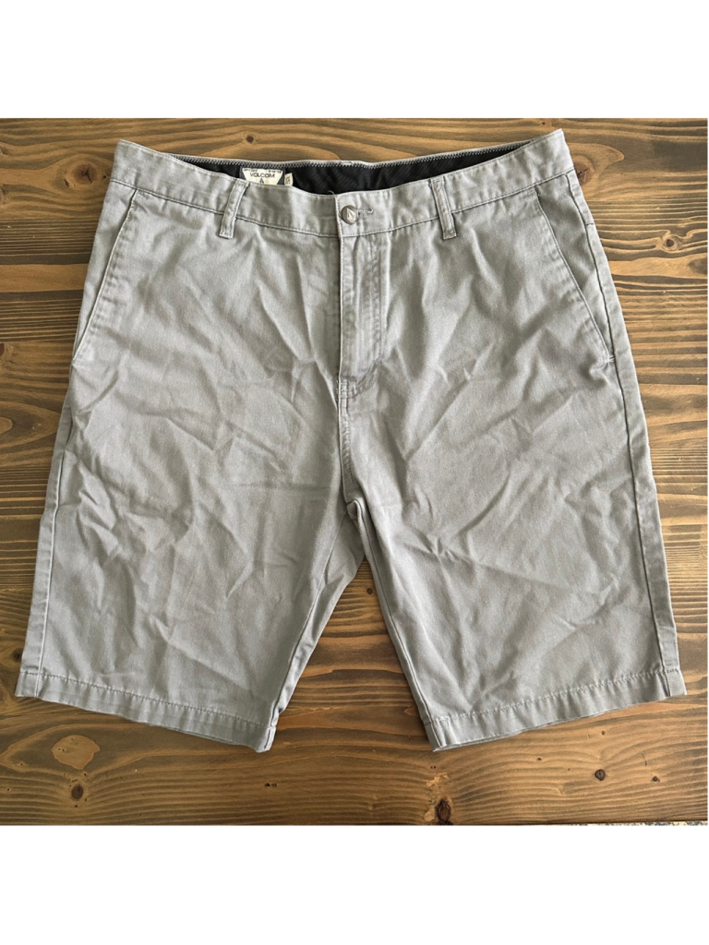 Volcom Mens Gray Chino Shorts Size 34 Casual Skate Surf Flat Front